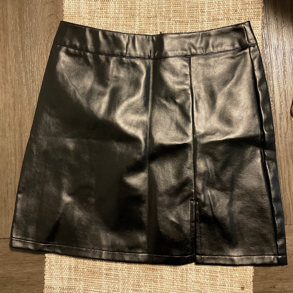 Black mini faux leather skirt